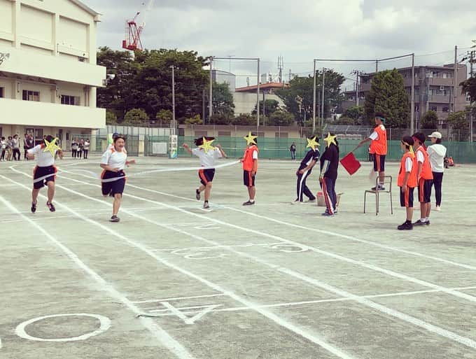 時東ぁみさんのインスタグラム写真 - (時東ぁみInstagram)「中学ラストの体育祭！ ・ 姪っ子ちゃんお疲れ様☆ 100m走1位おめでとう☆ ・ 見に来て！って言ってくれるけど、高校生になったら見せてくれないんだろうな〜w ・ 保育園からやってたカメラおばさんも卒業かな〜😭 ・ #時東ぁみ #体育祭 #運動会 #中学生 #中学3年生 #jc #姪っ子 #おばバカ #成長 #可愛い #一生可愛い #中学ラスト #カメラおばさん」5月18日 22時48分 - amitokito