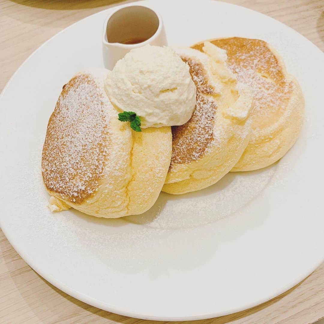 柴小聖さんのインスタグラム写真 - (柴小聖Instagram)「#東京カフェ #美味しいもの巡り #東京グルメ #幸せのパンケーキ #ふわふわパンケーキ #お気に入り #プレーン #cafe #pancakes #tokyo #ikebukuro #instagram #instagood #instalike #instafood #ootd」5月18日 22時59分 - konona.official