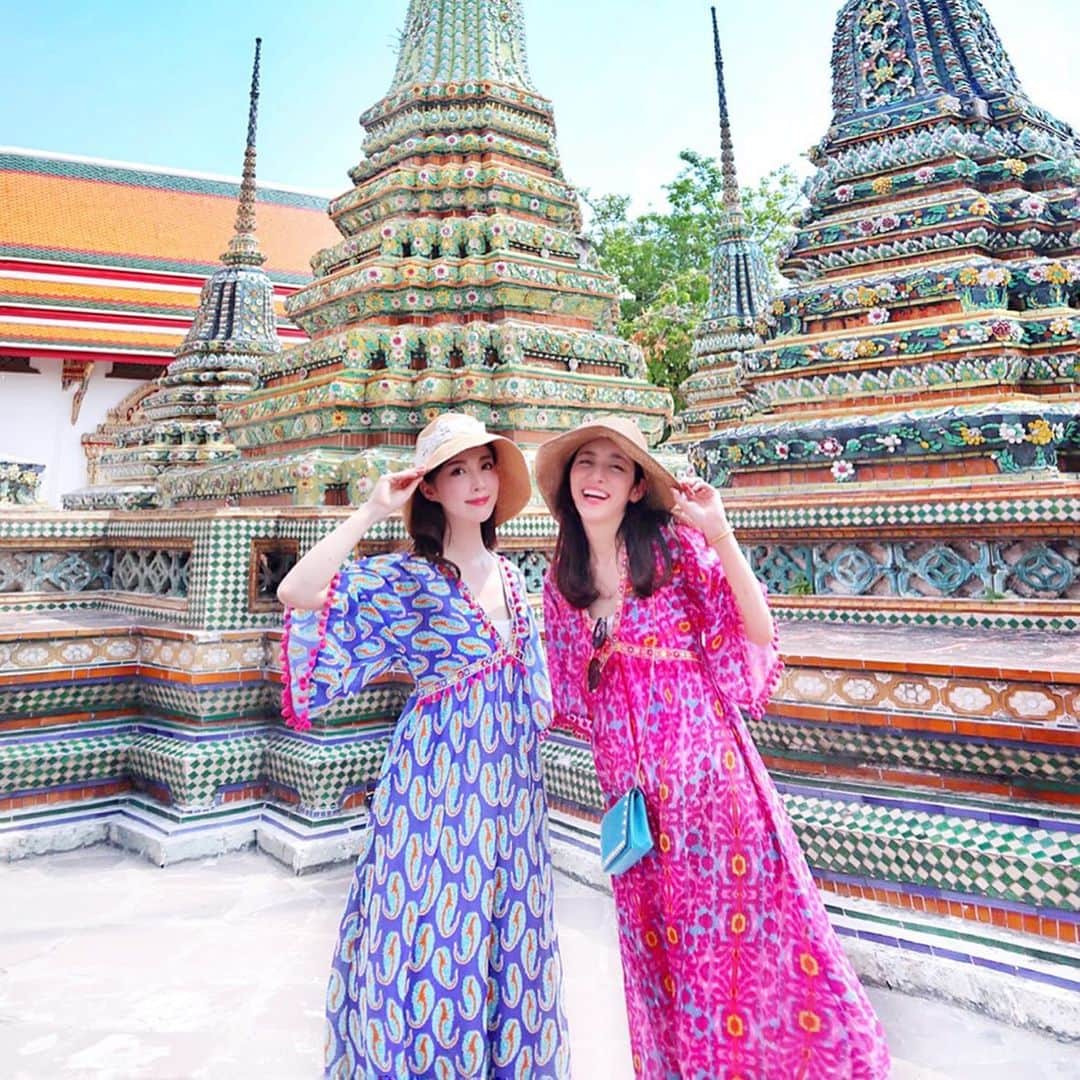 我謝レイラニさんのインスタグラム写真 - (我謝レイラニInstagram)「もー旅行はとっくに終わってますが‥今回のタイ旅行🇹🇭の #ベストショット 達(*´罒`*) 服はほぼほぼ @montresorsaki のものでした♡ 2人で #お揃いコーデ で巡るタイ旅行は楽しすぎた◡̈⃝︎ またどこか旅行したいね〜✈️ #タイ旅行 #Bangkok #watpho #watarun #srirachatigerzoo #sretsisparlour #montresor #モントレゾール」5月19日 8時24分 - leila___ni