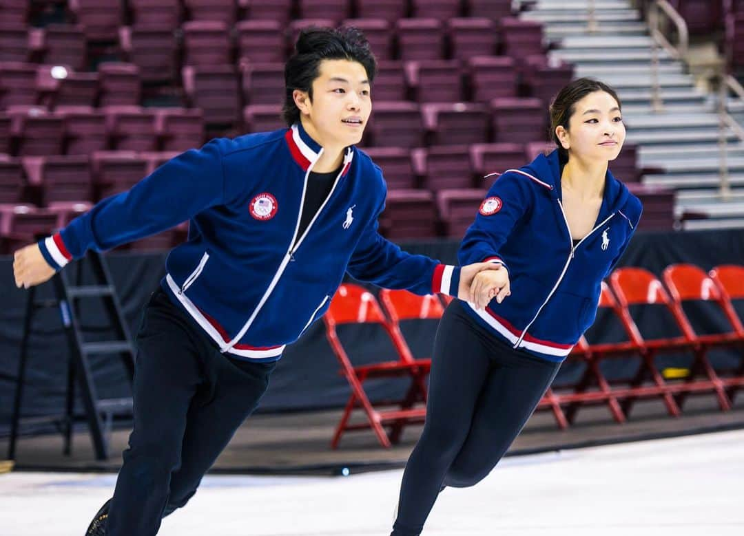 アレックス・シブタニさんのインスタグラム写真 - (アレックス・シブタニInstagram)「Skating into our last show today in Portland! ⛸ @maiashibutani @alexshibutani #ShibSibs #SOI19 📸: @sweatengine」5月19日 8時43分 - shibsibs