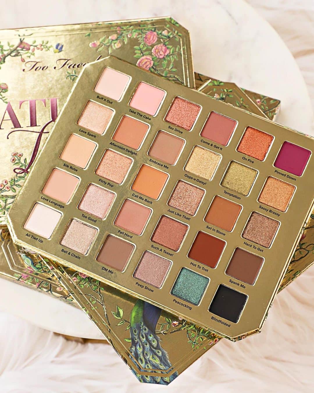 Too Facedさんのインスタグラム写真 - (Too FacedInstagram)「Leave a 😍 if you are head-over-heels for our Natural Lust Eye Shadow Palette ✨ Bold shades and silky formulas that will take you neutral game to a whole new level! #tfnaturallust #toofaced」5月19日 8時53分 - toofaced