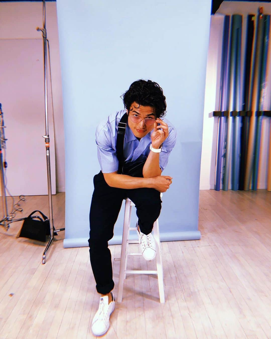 WHO WHAT WEARさんのインスタグラム写真 - (WHO WHAT WEARInstagram)「Oh hi, @melton. Who's seeing @thesunisalsoastar this weekend? Tap our link to revisit our fashion throwback video with this guy. photos: @samueljosephs」5月19日 8時46分 - whowhatwear