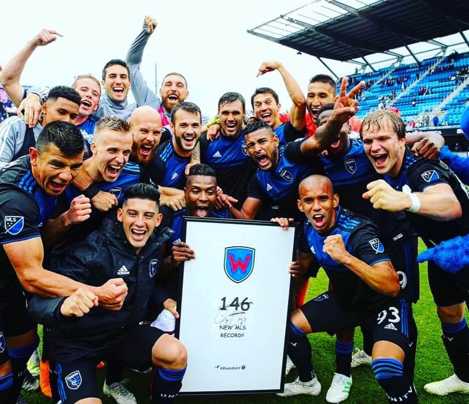 グラム・カシアのインスタグラム：「@chriswondo8 You’re an absolute legend! I’m so happy for you! You’re a true example for the team and the humblest person I’ve ever played with. Enjoy this moment, you deserve it!」