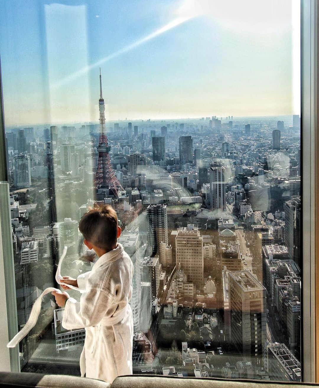 Andaz Tokyo アンダーズ 東京さんのインスタグラム写真 - (Andaz Tokyo アンダーズ 東京Instagram)「It’s always a good morning from up here ☀️🗼 - 📸 Special thanks to @christingc and @riverpax 🐯」5月19日 9時21分 - andaztokyo