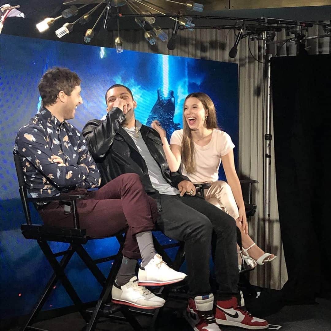 Warner Bros. Picturesさんのインスタグラム写真 - (Warner Bros. PicturesInstagram)「Regram from @milliebobbybrown: US press junket shenanigans for @godzillamovie are officially underway with these boys! #GodzillaMovie」5月19日 9時37分 - wbpictures