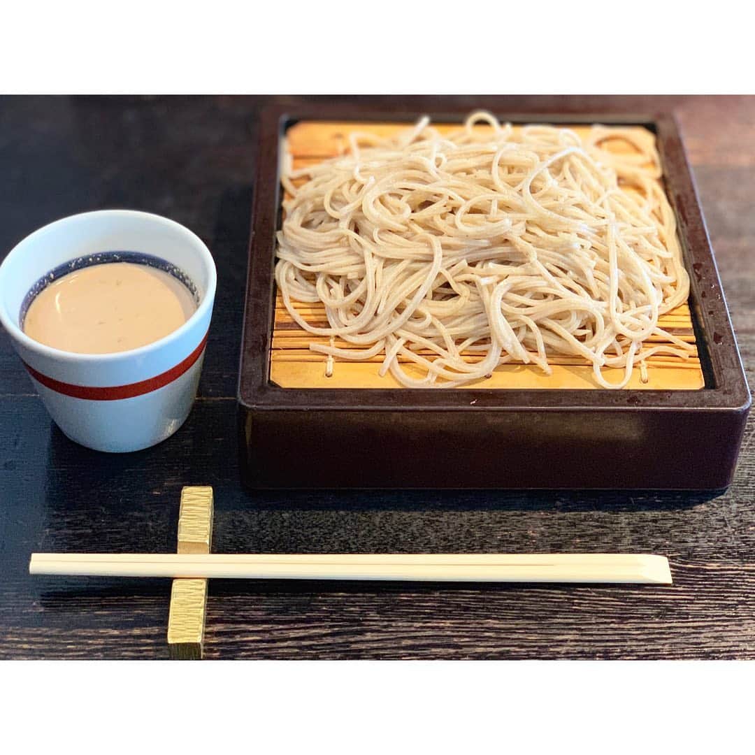 中田奈沙さんのインスタグラム写真 - (中田奈沙Instagram)「Soba🥢 あーお蕎麦食べたい。 《川上庵》のクルミだれせいろは 暑くなると週2くらい食べたくなる🤔 せいろ1枚じゃ足りない…笑 * #奈沙ログ #奈沙ログin表参道 * * #soba #noodles #japanesefood #washoku #lunch #foodstagram #foodie #instafood #foodgasm #foodporn #foodpic #gourmet #tokyo #omotesando #aoyama #healthyfood  #川上庵 #そば #蕎麦 #表参道 #青山 #東京 #ランチ #クルミだれせいろ #ヘルシー #健康 #和食 #日本食」5月19日 9時29分 - nasa_nakada