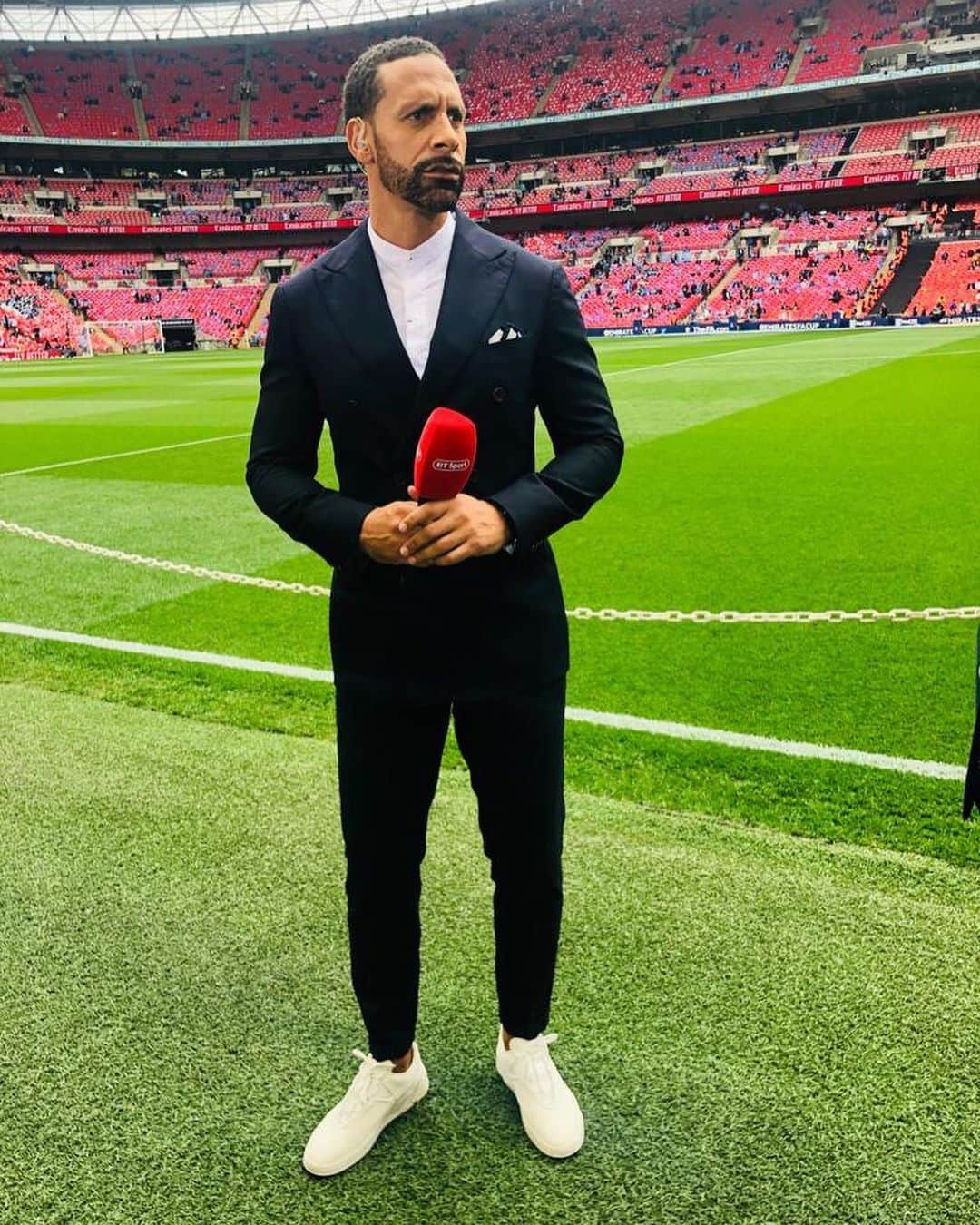 リオ・ファーディナンドさんのインスタグラム写真 - (リオ・ファーディナンドInstagram)「At Wembley for the #facupfinal on @btsport 👌🏽 #football  #threads 💧 📸: @jakehumphrey」5月19日 0時51分 - rioferdy5