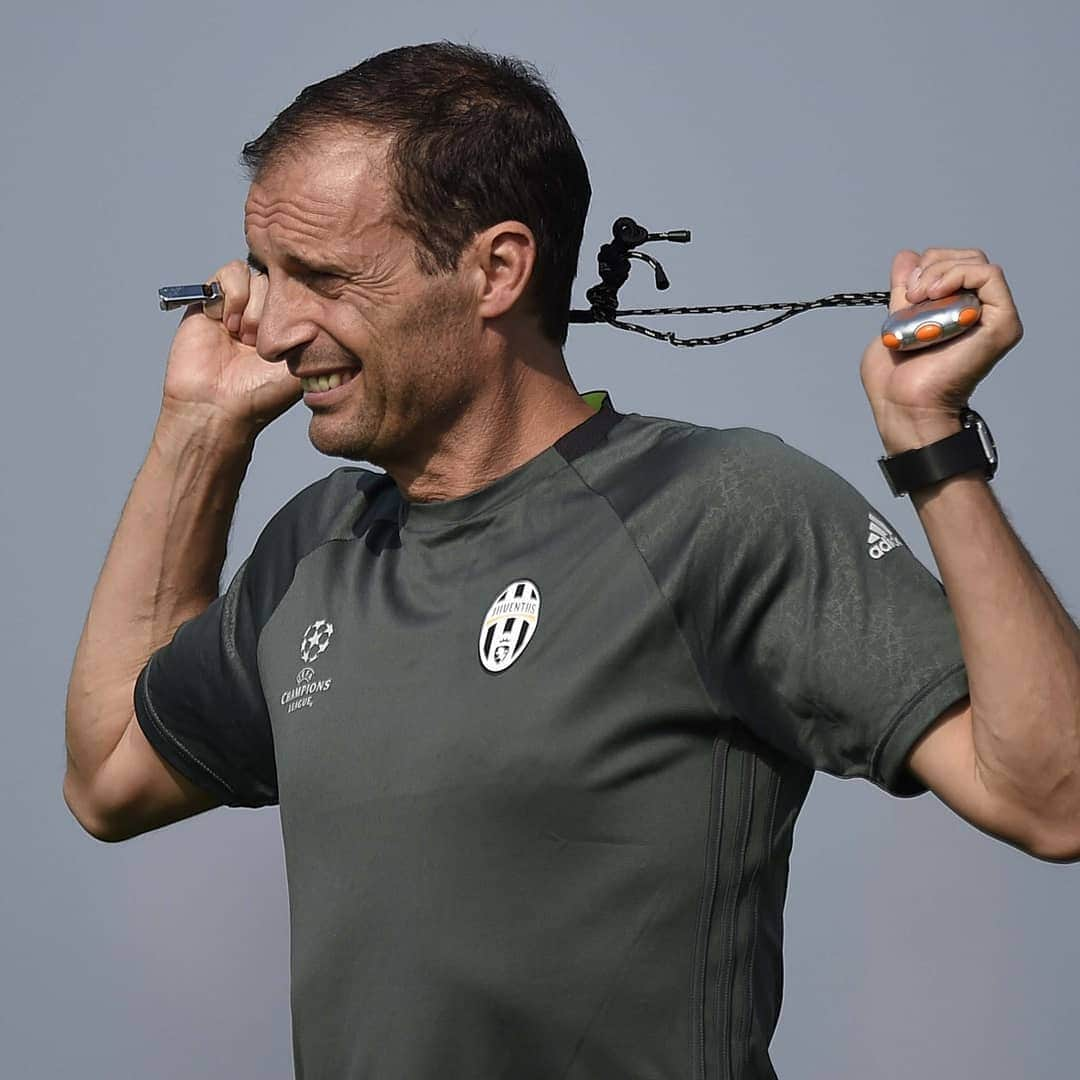 ユヴェントスFCさんのインスタグラム写真 - (ユヴェントスFCInstagram)「Five years of success, trophies, memories and picture perfect moments, thank you Mister. 🏆👏📸 #GrazieAllegri」5月19日 1時04分 - juventus