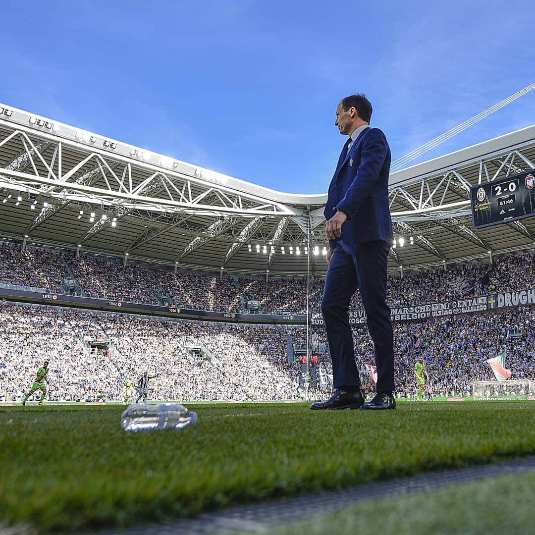 ユヴェントスFCさんのインスタグラム写真 - (ユヴェントスFCInstagram)「Five years of success, trophies, memories and picture perfect moments, thank you Mister. 🏆👏📸 #GrazieAllegri」5月19日 1時04分 - juventus