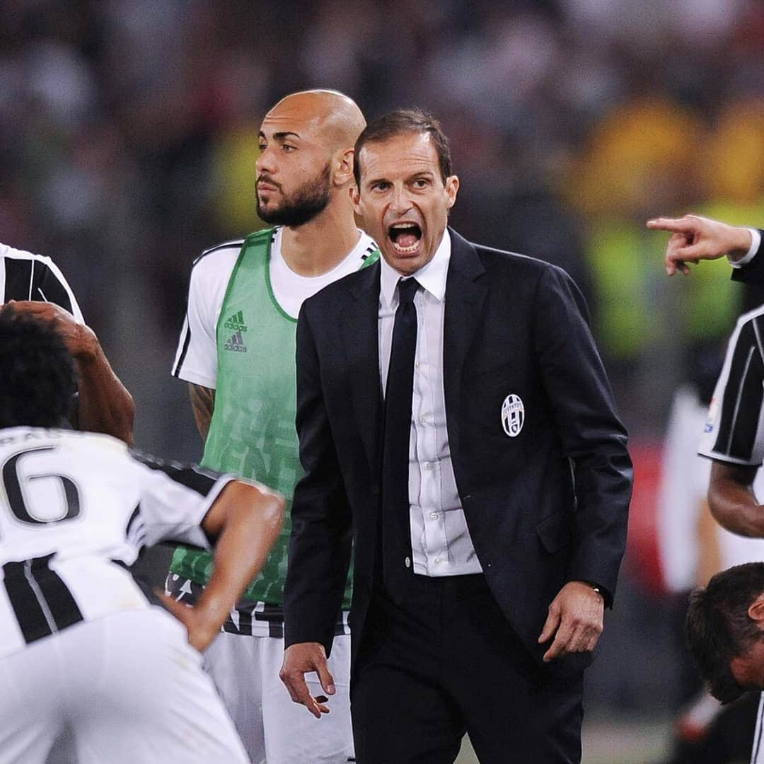 ユヴェントスFCさんのインスタグラム写真 - (ユヴェントスFCInstagram)「Five years of success, trophies, memories and picture perfect moments, thank you Mister. 🏆👏📸 #GrazieAllegri」5月19日 1時04分 - juventus