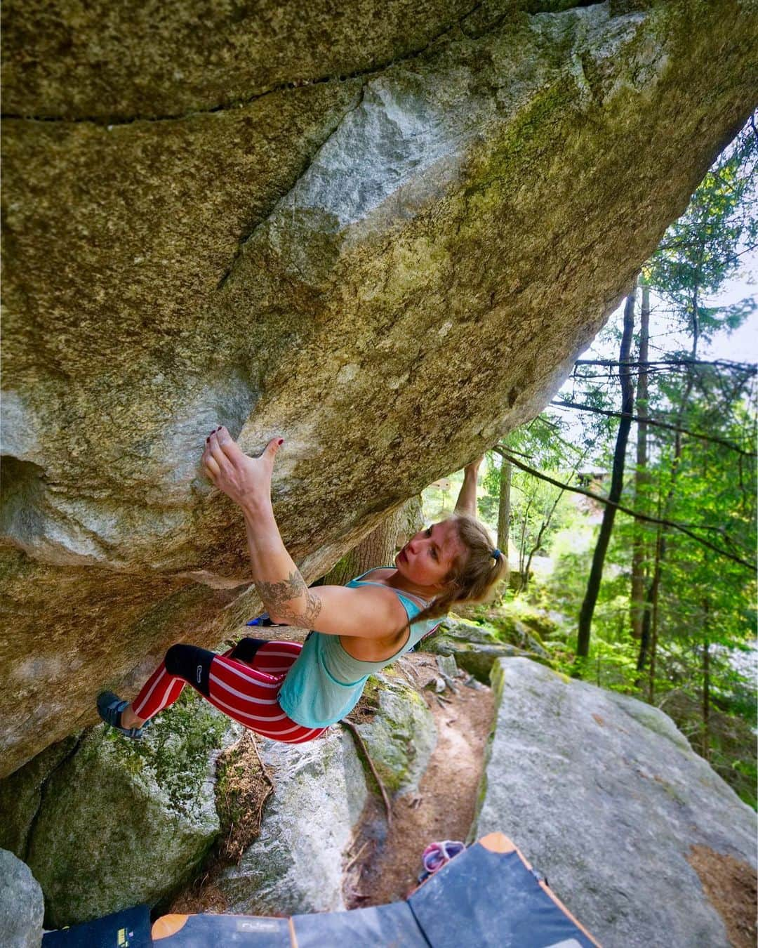 カロリーネ・ジンフーバーさんのインスタグラム写真 - (カロリーネ・ジンフーバーInstagram)「never had a love-hate relationship with a boulder like the one with ‚la coka nostra‘ BUT the 🖤 finally won 😄 pic by @manuel_schof  @sosolid_official @belmezattitude @scarpa_at @frictionlabs @natureclimbing . . . . . . . #natureclimbing #bouldering_came_first #climbgirls #scarpaspa #scarpaclimb #noplacetoofar #chalkmatters #frictionlabs #climbing #klettern #bouldern #bouldering #ötztal #tirol #tyrol #austria #österreich」5月19日 1時22分 - karo_sinnhuber