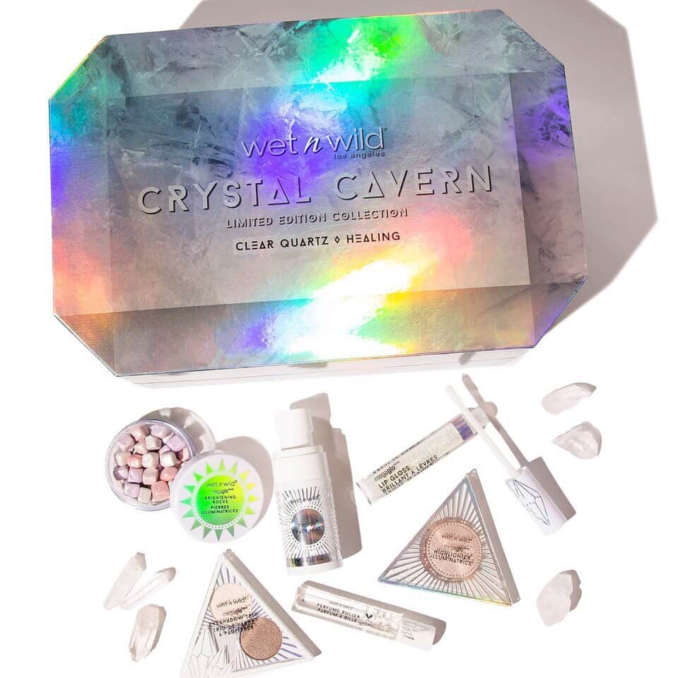 wet'n wild beautyさんのインスタグラム写真 - (wet'n wild beautyInstagram)「Affordable and high-quality? That's what we call a hidden gem 😉 Our Limited Edition Crystal Cavern Collection has treasures that will make you shine bright! Shop now at wetnwildbeauty.com 💎  #wetnwildbeauty #crueltyfree #makeup #beauty #CrystalCavern」5月19日 1時25分 - wetnwildbeauty