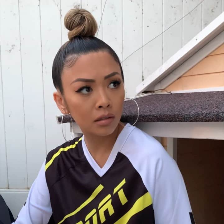 リアン Vのインスタグラム：「When your crush takes you back to his place. 🤷🏻‍♂️🏠 with @donbenjamin @adamw @followkingston 😂 #comedy #lol」