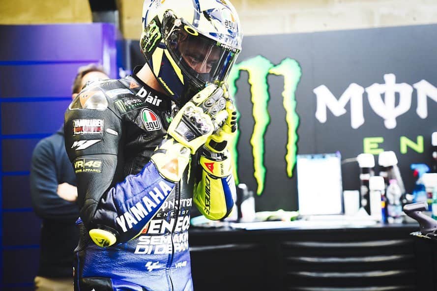 YamahaMotoGPさんのインスタグラム写真 - (YamahaMotoGPInstagram)「@valeyellow46 - Qualifying: P5🗣 "I’m very happy, because this morning I was out of the Q2 and we needed to find something to improve our starting position. We took a gamble in Q1 and put in the slicks, and that was the right choice. Also in Q2, with the wet tyres in the wet, I was quite competitive. I’m fifth, but I also have a good pace in case we have a wet race tomorrow.”」5月19日 1時46分 - yamahamotogp