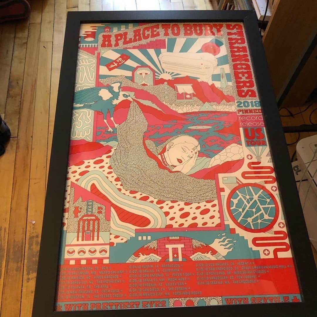 A Place to Bury Strangersのインスタグラム：「We still have some of these amazing @ardneks tour posters in our merch store: https://www.hellomerch.com/collections/a-place-to-bury-strangers/products/pinned-us-tour-2018-poster  #Repost @keplerphotos with ・・・ Finally got this incredible @aptbs poster by @ardneks framed. Thank you @heatherlau_ren for commissioning it! #ardneks #pinned #tourposter #aplacetoburystrangers #aptbs」
