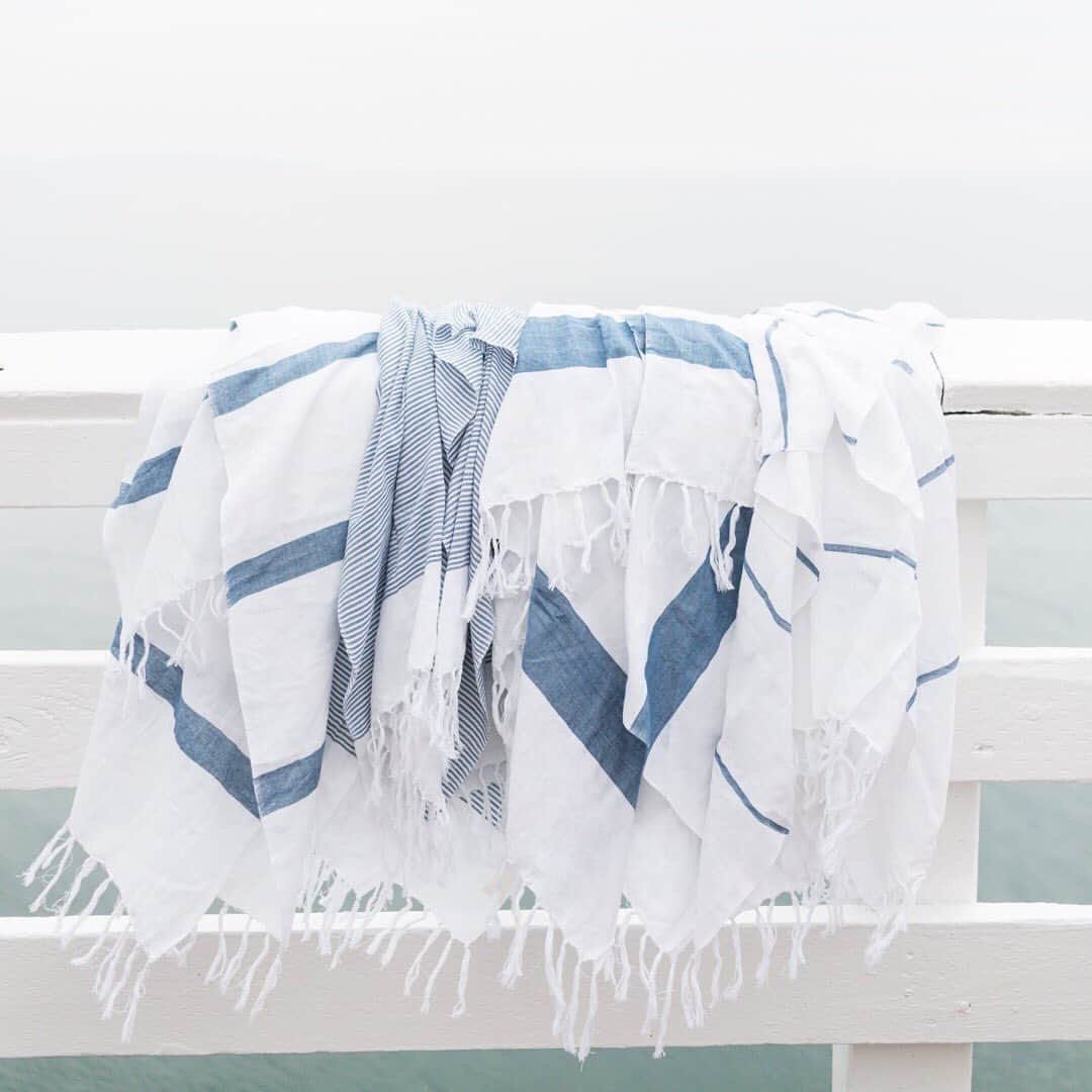 The Little Marketさんのインスタグラム写真 - (The Little MarketInstagram)「Summer Staple: Stripe Towel — Our lightweight beach towels are available in 15 colors and 4 styles. Tap to shop.」5月19日 2時03分 - thelittlemarket