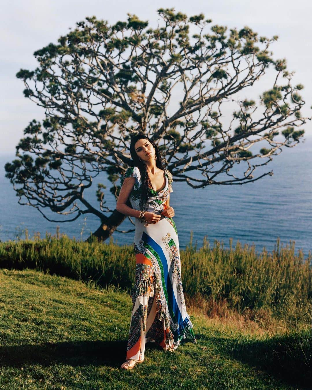 Vogueさんのインスタグラム写真 - (VogueInstagram)「Hello, sunshine! Tap the link in our bio to dive into summer's best swimsuits and pieces. Photographed by @oliverhadleepearch, styled by @mr_carlos_nazario, Vogue, June 2019」5月19日 2時03分 - voguemagazine