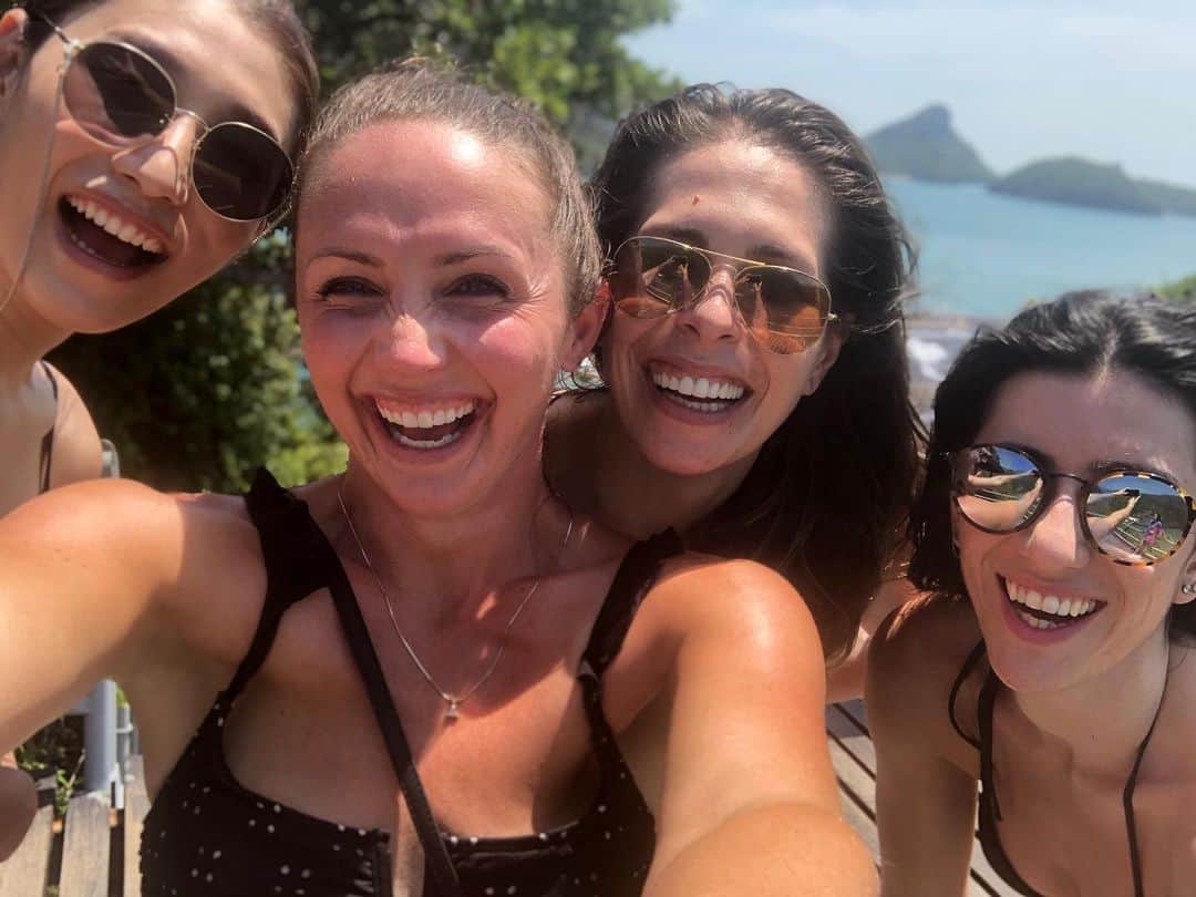 クリスティン・ヒルデブランドのインスタグラム：「When you haven’t seen your @fenerbahce besties in over a year and you have to find somewhere in the world to all meet up and someone suggests Thailand and flights are dirt cheap and and the princess of Thailand🥰 @nootsara13  plans the most amazing itinerary EVER for you in Koh Somui and grandma and grandpa can fly in and take care of the baby and your husband is a stud supporting your second international trip in a month 😭 you travel the 23 hours across the globe and are (the most jet-lagged but) happiest human on the planet! #hi 🐘🏝☀️ thank you for everything @nootsara13 😭❤️😫❤️🙏🏻😭」