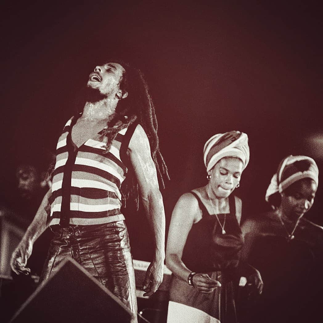 ボブ・マーリーさんのインスタグラム写真 - (ボブ・マーリーInstagram)「“The Conquering Lion shall break every chain.” #LionOfJudah . 📷: Adrian Boot Reggae Sunsplash II, MoBay 1979」5月19日 2時18分 - bobmarley