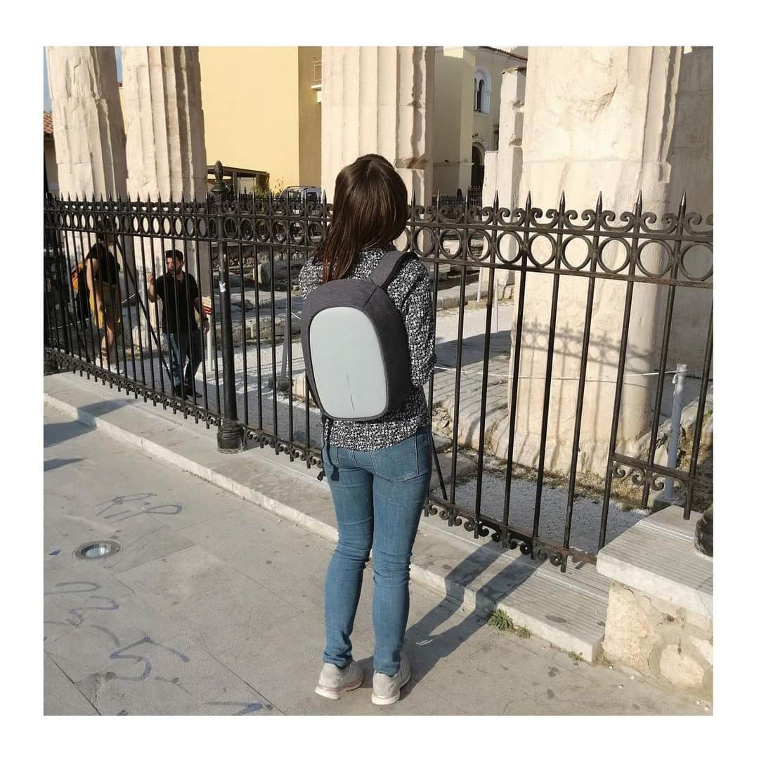 XD Designさんのインスタグラム写真 - (XD DesignInstagram)「Cathy goes sightseeing in #Greece ! 🇬🇷 • • • • 📸 @xddesignbobbygreece #xddesign #cathybackpack #gotyourback #xddesignbobby #protection #travelbag #igers #ig_daily #instatravel #travelers #travellifestyle #adventure #globelletravels #photooftheday #passportlife #commute #commuters #wanderout #gotyourback #travelmore #digitalnomad #newrelease #newcollection #safety #keepexploring #journey #doyoutravel  #travelbackpack #thetraveltag」5月19日 2時38分 - xddesign