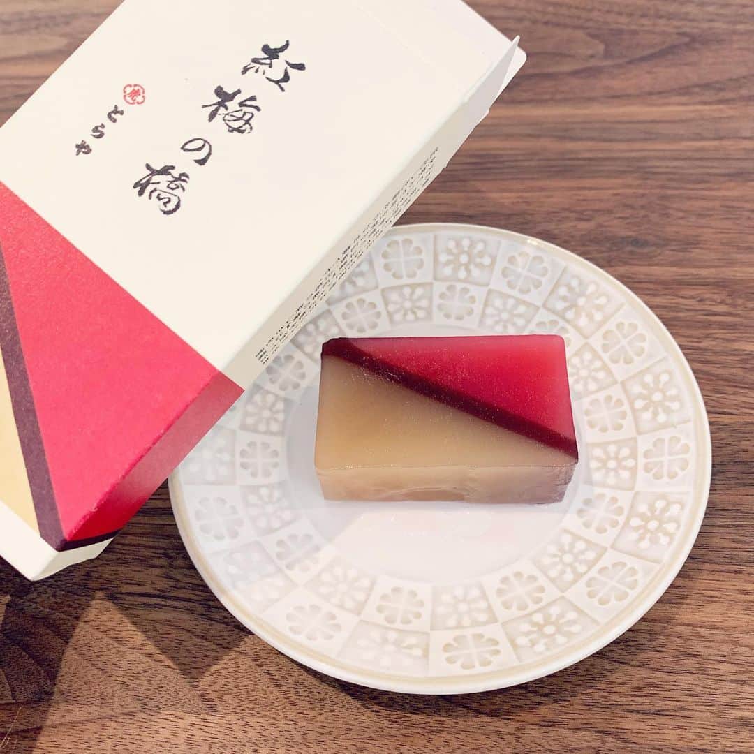 MEGのインスタグラム：「羊羹はお店か、友達の家でちびちび食べるのが美味しい。#とらや」