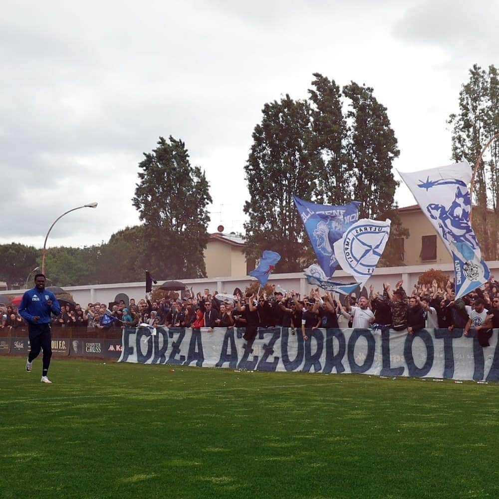 エンポリFCさんのインスタグラム写真 - (エンポリFCInstagram)「#noicicrediAmo  Forza Azzurro Lotta Col Cuore 💙」5月19日 3時23分 - empoli_fc_official