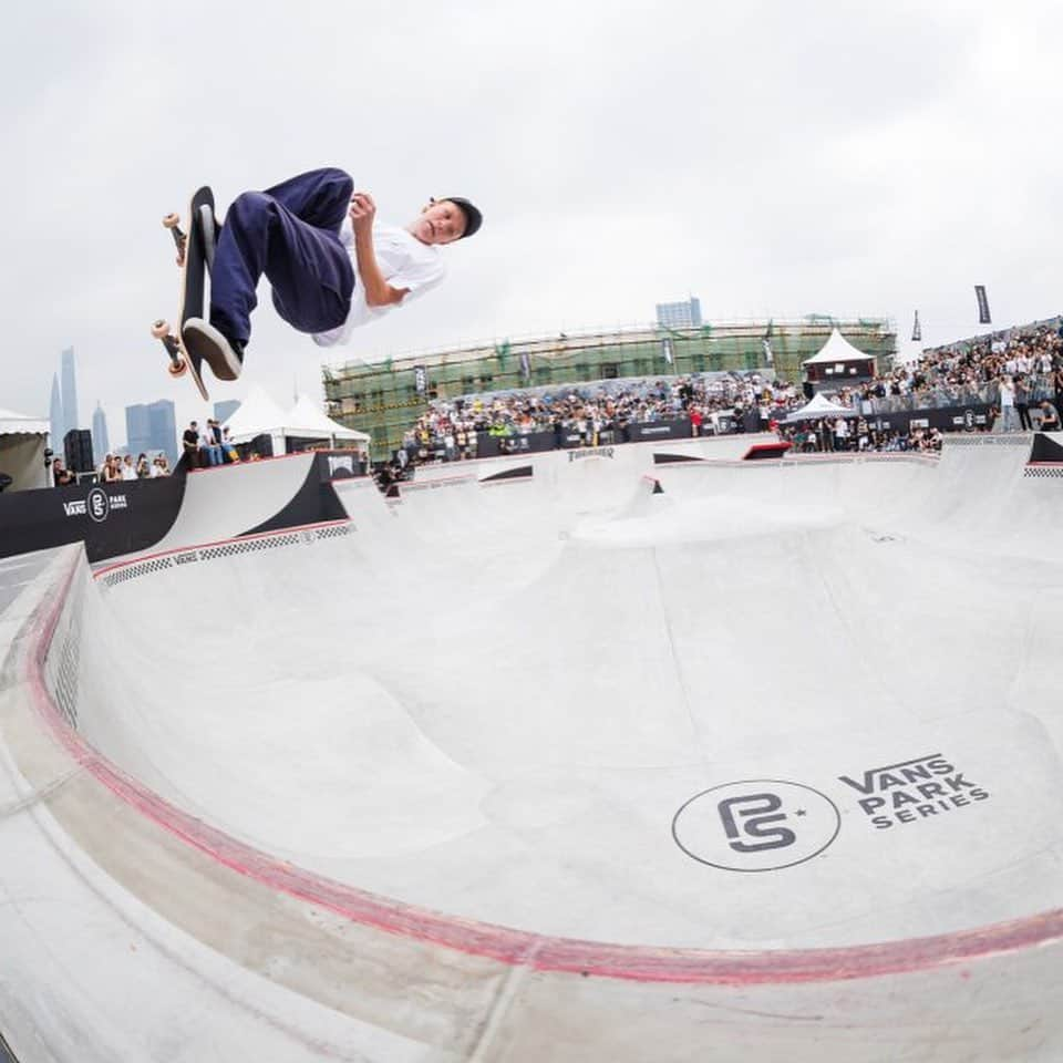 Vans Skateさんのインスタグラム写真 - (Vans SkateInstagram)「That’s a wrap for the first stop of the 2019 @VansParkSeries Pro Tour! Congratulations to everyone who crushed it in Shanghai! Catch all the highlights and replays at vansparkseries.com (📷: @AAcostaa). 🥇: @Top.Roman & @Sakura_Yosozumi 🥈: @CJCollinsSkate & @KisaNakamuraa 🥉: @LuizFrancisco_Sk8 & @YndiaraAsp」5月19日 3時25分 - vansskate