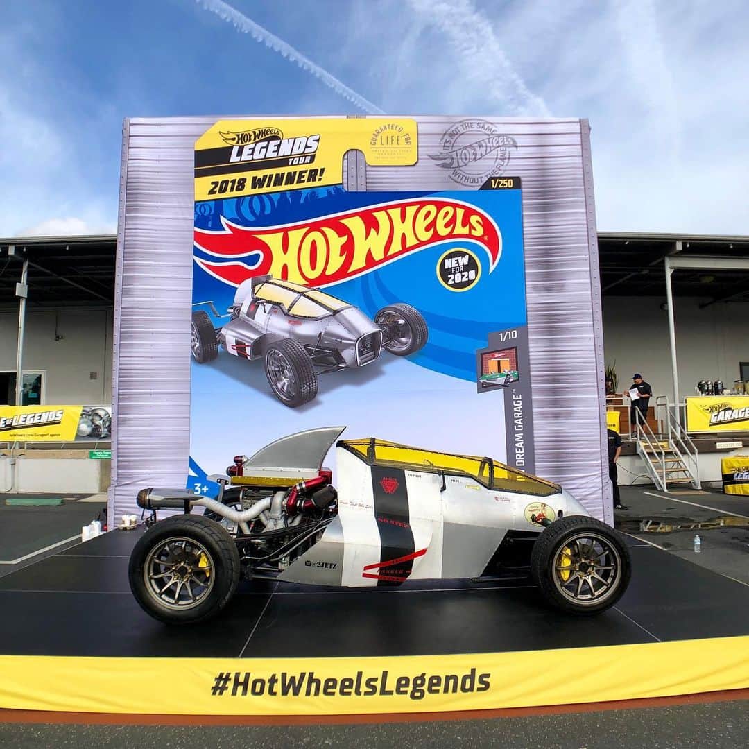 Hot Wheelsさんのインスタグラム写真 - (Hot WheelsInstagram)「Hello El Segundo, CA! ☀️ We’re back at Hot Wheels HQ with the 4th stop of the Hot WheelsLegends Tour and we have some epic stuff in store for you. Tag #hotwheelslegends to share your favorite scenes from today.」5月19日 3時49分 - hotwheelsofficial