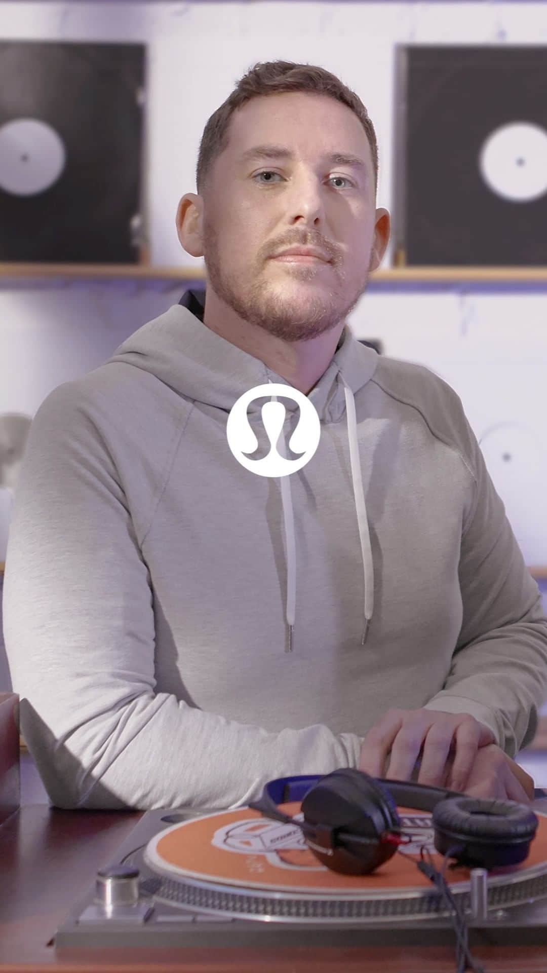 のインスタグラム：「In the eighth episode of Total Run Training DJ Mo Fingaz, AKA runner Tarl Jamieson, explains to Charlie how to build a playlist beyond beats per minute in the final episode of the Total Run Training Series.」