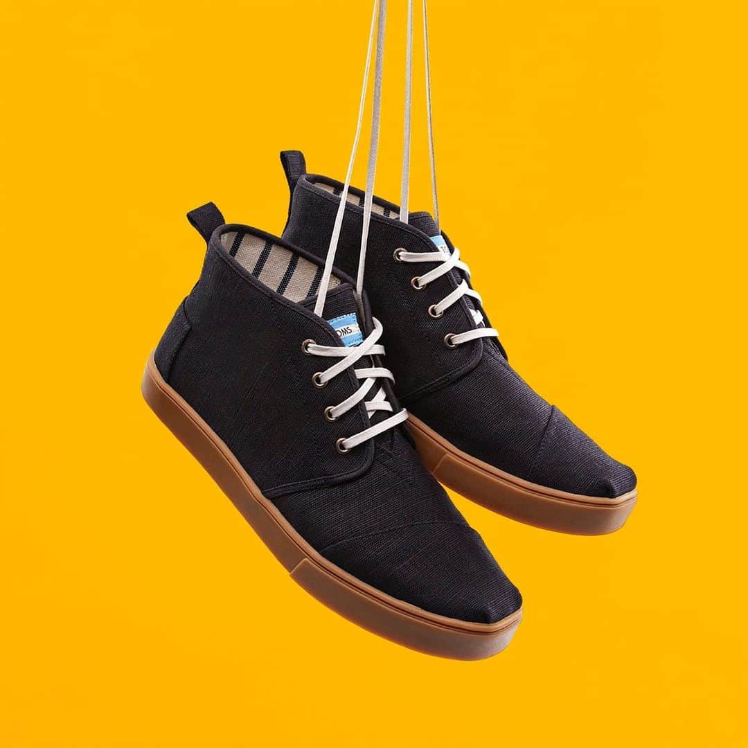 のインスタグラム：「#DidYouKnow: You can choose to contribute to shoe giving, safe water, the homeless, mental health, ending gun violence, or equality through your purchase on TOMS.com? #standfortomorrow」
