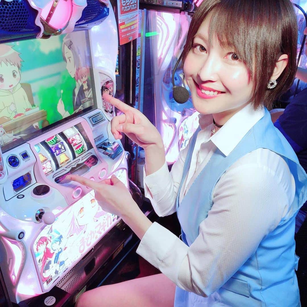 小柳歩さんのインスタグラム写真 - (小柳歩Instagram)「実践スタートしてます( ˃᷄˶˶̫˶˂᷅ ) お近くの方、ぜひきてーっ！！ #ベガスベガス栃木店 #パチスロ #まどマギ #グラビアアイドル #小柳歩」5月19日 9時57分 - koyayukoyayu