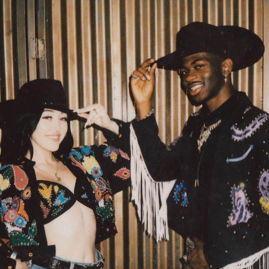 ノア・サイラスさんのインスタグラム写真 - (ノア・サイラスInstagram)「yeehaw partner.  so proud of you !! @lilnasx」5月19日 4時36分 - noahcyrus