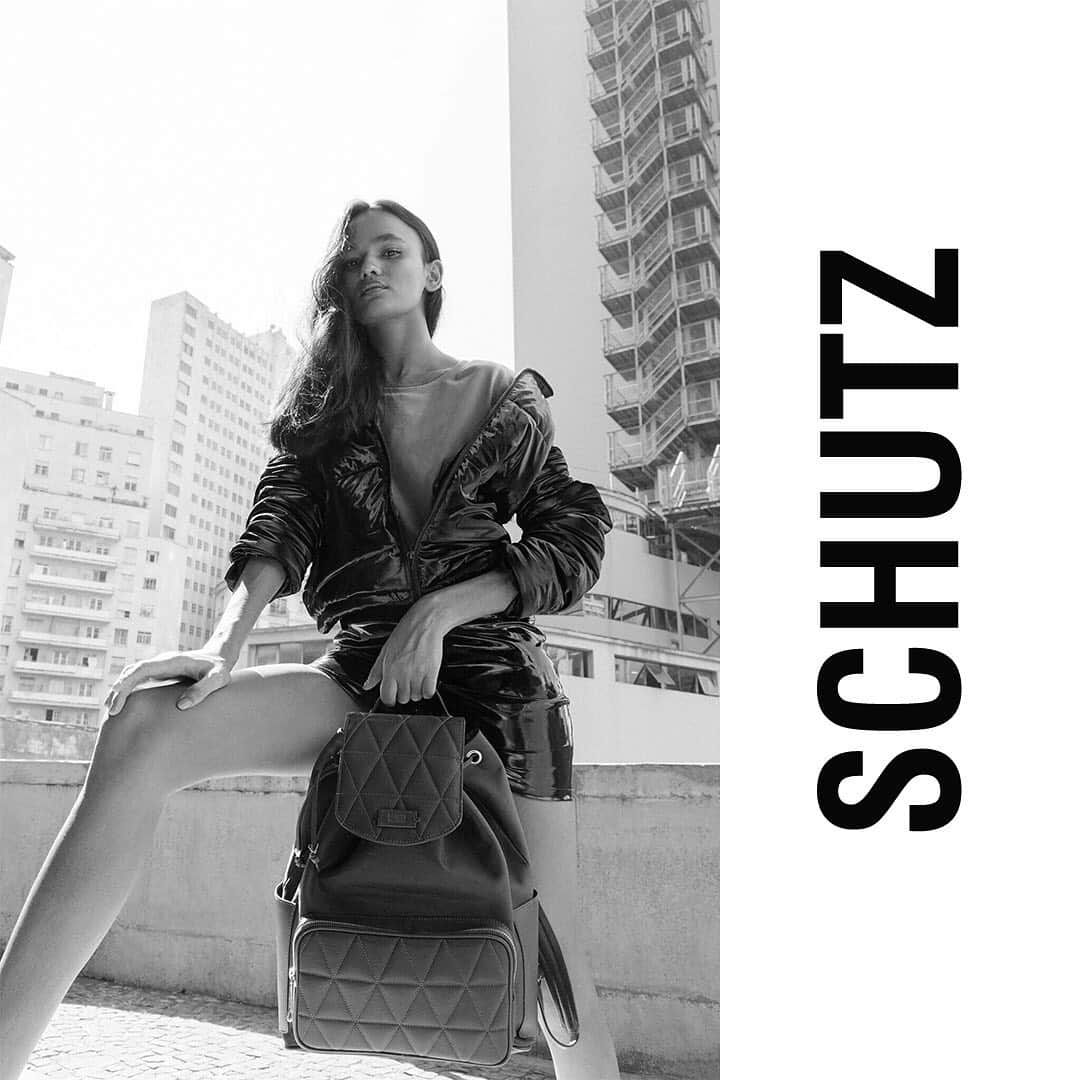 Schutzのインスタグラム：「Take a walk with me 🖤. #schutznylonedition #schutzhandbags」