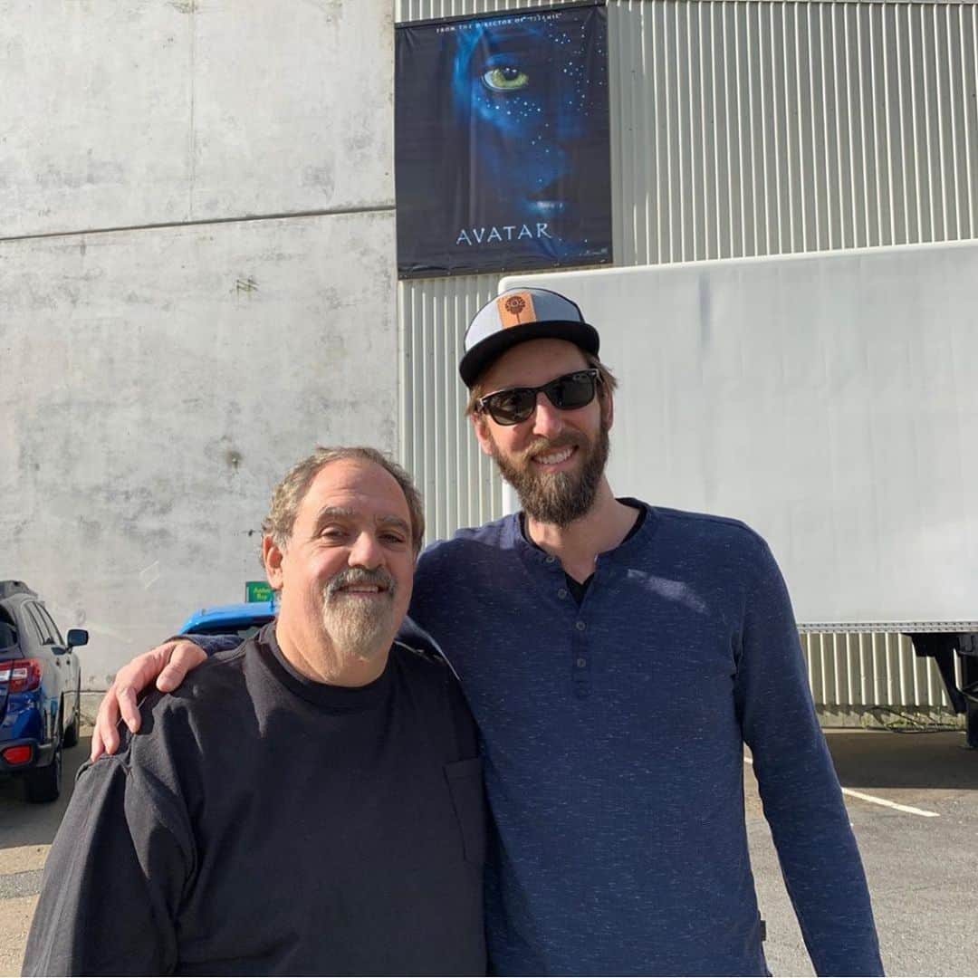 ジョエル・ムーアのインスタグラム：「Repost @jonplandau “Joel David Moore arrived in New Zealand... now it’s time for him to trim his beard and become Norm again.” -  Glad to be back!! I’ll trim the sides and we can be The Goatee Gang. -  #avatar2 #avatar3 #backtowellington」