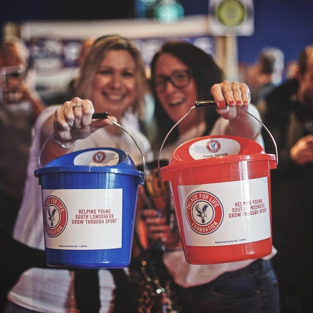 クリスタル・パレスFCさんのインスタグラム写真 - (クリスタル・パレスFCInstagram)「Cheers! 🍺🍺 See you all next year 🦅 #CPFC #beerfestival」5月19日 5時39分 - cpfc