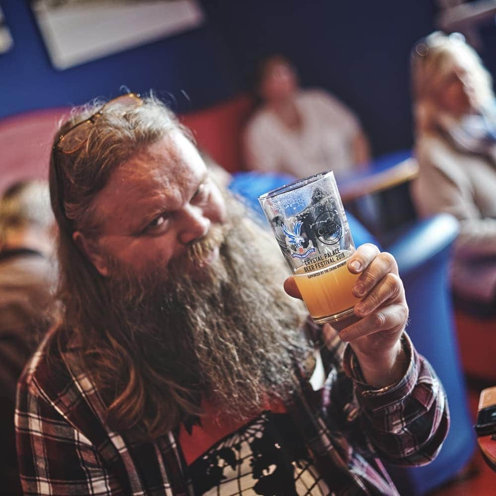 クリスタル・パレスFCさんのインスタグラム写真 - (クリスタル・パレスFCInstagram)「Cheers! 🍺🍺 See you all next year 🦅 #CPFC #beerfestival」5月19日 5時39分 - cpfc