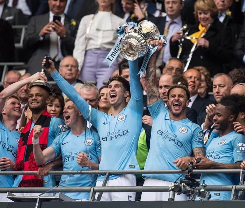 カイル・ウォーカーさんのインスタグラム写真 - (カイル・ウォーカーInstagram)「Community shield ✅  Carabao Cup ✅  Premier League ✅  FA Cup ✅  Wow ✅✅✅✅」5月19日 5時44分 - kylewalker2