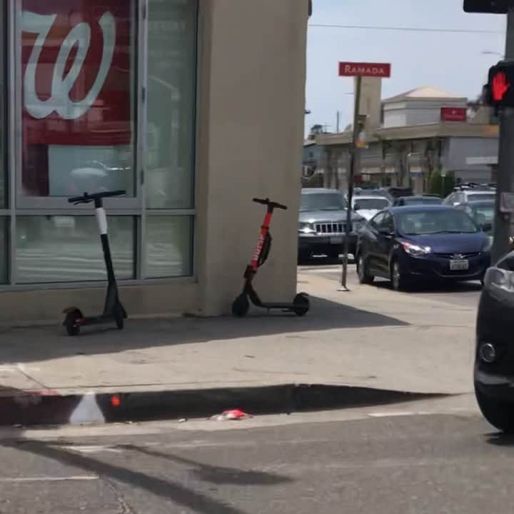 ストーン・コールド・スティーブ・オースチンのインスタグラム：「Cruising the Mean Streets of Los Angle Eze.」