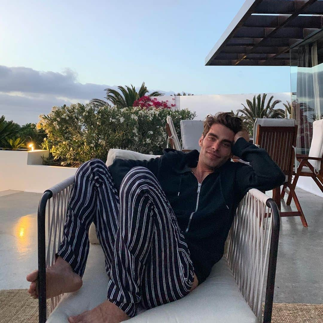 ジョン・コルタジャレナさんのインスタグラム写真 - (ジョン・コルタジャレナInstagram)「Last day of 33」5月19日 6時03分 - jonkortajarena