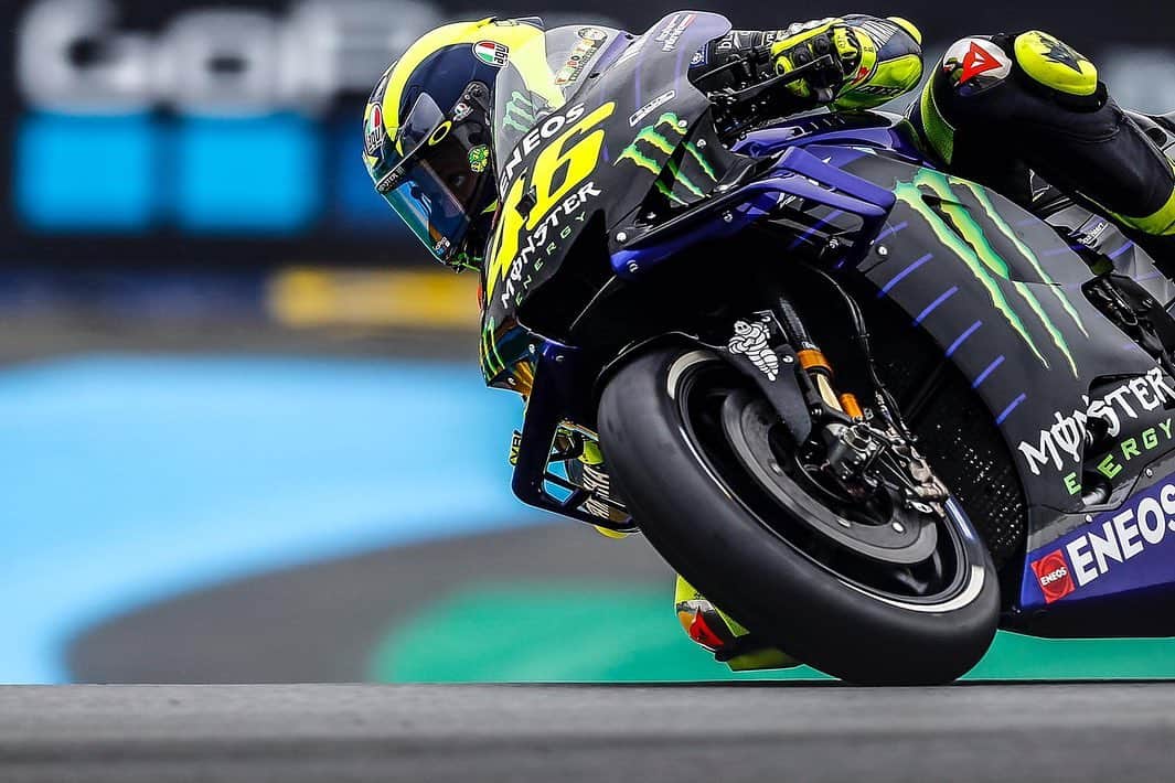 バレンティーノ・ロッシのインスタグラム：「Le Mans Circuit,France Saturday,official practice 📸 @falex79 @gigisoldano @jesusrobledo Tino Martino」
