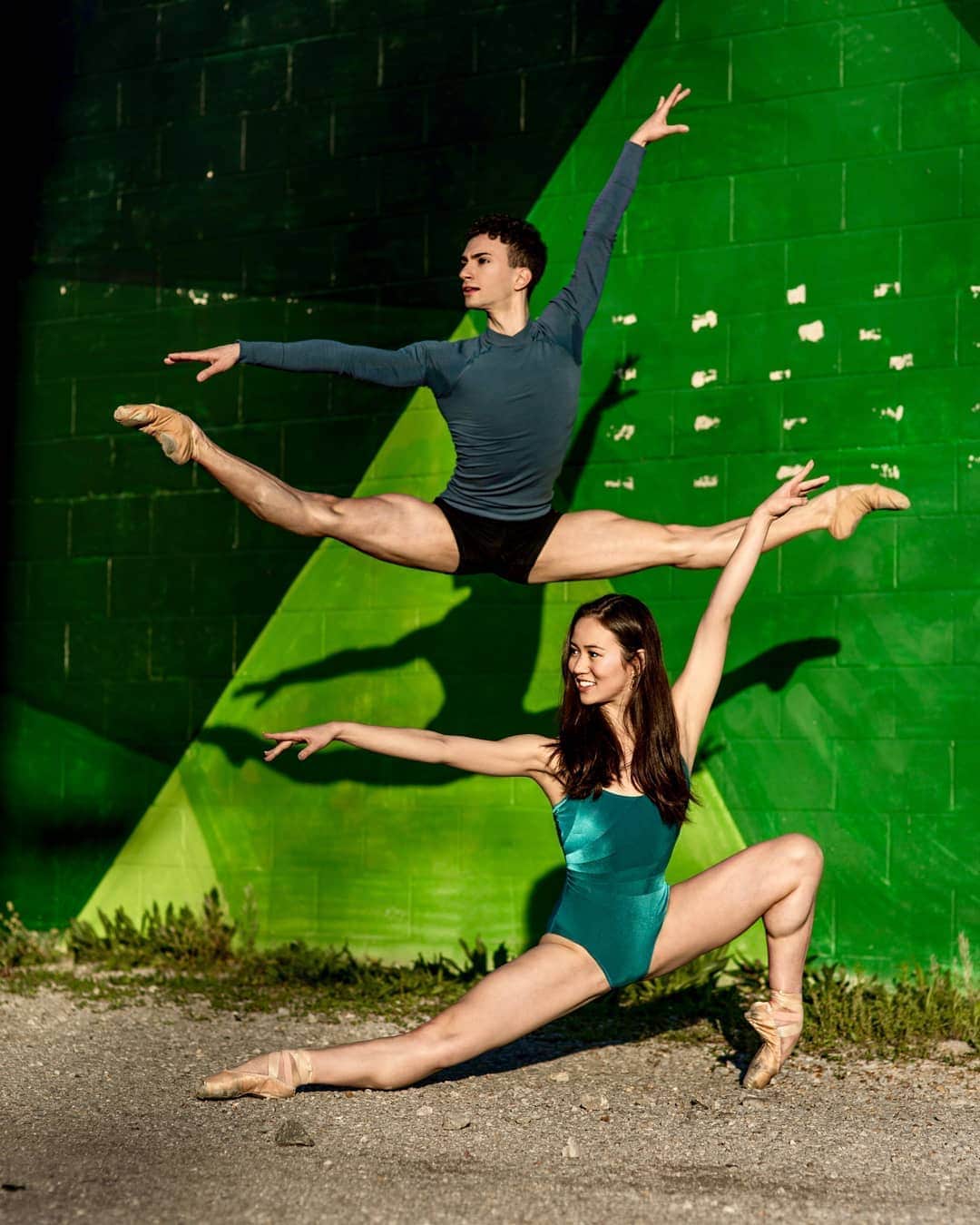Lily Saito (齊藤莉理)さんのインスタグラム写真 - (Lily Saito (齊藤莉理)Instagram)「Team work makes the dream work. #TogetherWeAreBetter |📸 @hannahmeredithphoto | • • #NashvilleBallet #dancemagazine #dancespiritmagazine #pointemagazine #ballet #visitmusiccity #nashvillescene #nashville #dance #dancenationcomps」5月19日 6時13分 - lilysaito_