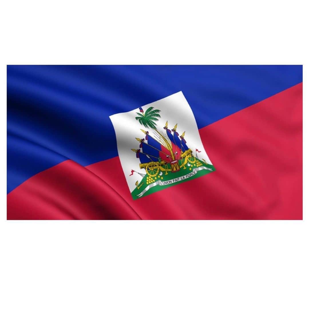 エブロ・ダーデンさんのインスタグラム写真 - (エブロ・ダーデンInstagram)「This flag! If you know why it is important to ALL Black people drop the facts below... #HaitianFlagDay  THANK YOU HAITI & France 🇫🇷 you need to pay up!」5月19日 7時09分 - oldmanebro