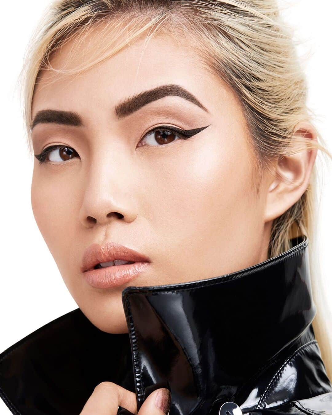 wet'n wild beautyさんのインスタグラム写真 - (wet'n wild beautyInstagram)「These brows are a work of ARCH 😍 Shape your brows to perfection with our Ultimate Brow Pomade. Available at wetnwildbeauty.com and @walgreens! ⠀⠀⠀⠀⠀⠀⠀⠀⠀ ⠀⠀⠀⠀⠀⠀⠀⠀⠀ #wetnwildbeauty #crueltyfree #makeup #beauty #vegan #veganbeauty」5月19日 7時06分 - wetnwildbeauty