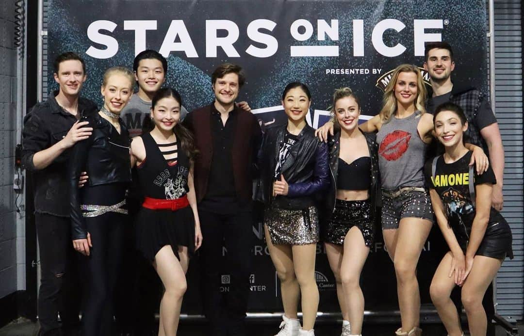 ジェレミー・アボットさんのインスタグラム写真 - (ジェレミー・アボットInstagram)「Getting ready to take our final bow with @starsonice tonight in Portland, Or.  From Ft. Meyers, Florida to now, the past 5 weeks has been an incredible journey. A huge thank you to @j_butt for creating such a FUN show to perform. Thank you to this amazing cast. You all brought so much love and integrity to the ice this year. It has been a sincere pleasure sharing planes, trains, ubers, stories, life, and the ice with every single one of you. Lastly thank you to every single one of you who came out to join us! Each and every one of you brought amazing energy and made this experience the best yet. My heart is so full. THANK YOU!」5月19日 7時17分 - idreamofjeremy