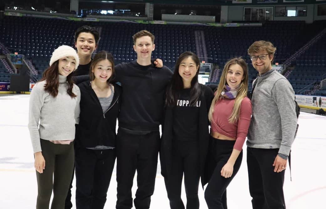 ジェレミー・アボットさんのインスタグラム写真 - (ジェレミー・アボットInstagram)「Getting ready to take our final bow with @starsonice tonight in Portland, Or.  From Ft. Meyers, Florida to now, the past 5 weeks has been an incredible journey. A huge thank you to @j_butt for creating such a FUN show to perform. Thank you to this amazing cast. You all brought so much love and integrity to the ice this year. It has been a sincere pleasure sharing planes, trains, ubers, stories, life, and the ice with every single one of you. Lastly thank you to every single one of you who came out to join us! Each and every one of you brought amazing energy and made this experience the best yet. My heart is so full. THANK YOU!」5月19日 7時17分 - idreamofjeremy