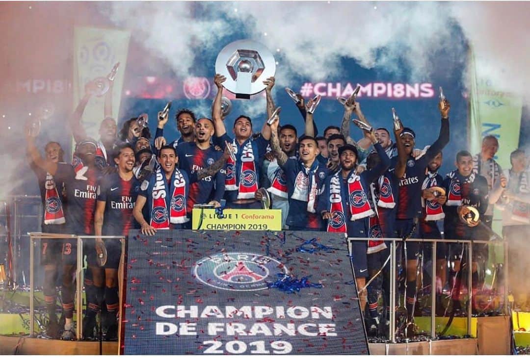 マルコ・ヴェッラッティのインスタグラム：「CHAMPI8NS @psg」