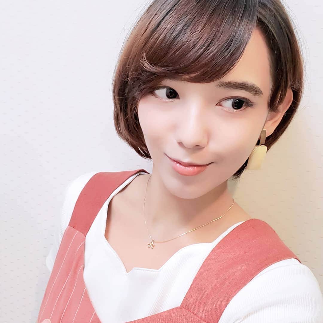 安田サラさんのインスタグラム写真 - (安田サラInstagram)「#シューイチ はじまるよ～～はじまったよ～～今日はなんか幼く見える😶  #安田サラ #SaraYasuda #自撮り」5月19日 7時31分 - yasuda_sara