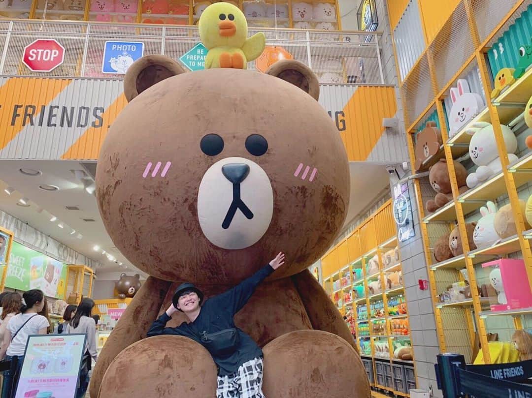 藤井達也のインスタグラム：「初の韓国🇰🇷 ずっと来たかったから たのしんでリフレッシュしてきたいと思いますー😄  #インスタ #Instagram #instagood #アーティスト #artist #live #歌 #song #渋谷 #shibuya #ファッション #fashion #노래 #미소 #가수 #singer #話題  #イベント #event #笑顔 #smile #followme #韓国 #明洞 #명동」