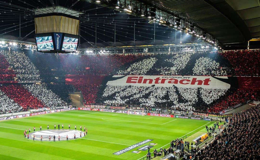 長谷部誠のインスタグラム：「*** Liebe Eintracht-Fans, Vielen Dank nochmals für Eure tolle Unterstützung in dieser Saison! Ohne Euch wären wir in der Euro-League nicht so weit gekommen! Ihr habt uns durch die Saison getragen!  今シーズンが終わりました。 かけがえのない経験が出来た素晴らしいシーズンでした。 サポートありがとうございました！ #eintrachtfrankfurt  #sge」