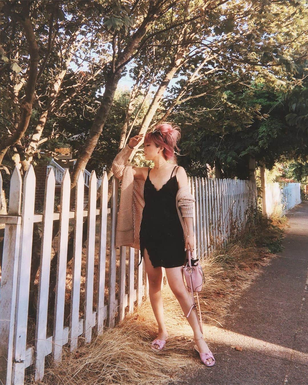 AikA♡ • 愛香 | JP Blogger • ブロガーのインスタグラム：「Weekend mood ✨ it’s soooo beautiful out and feeling the sunshine is the best thing ☀️💕」